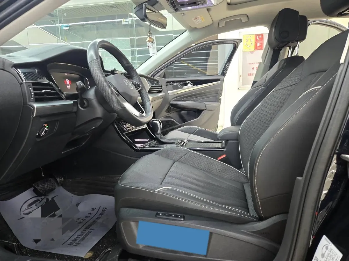 2024 Volkswagen Passat 2.0T 186HP L4 7DCT,autocango,china used car exporter,china ev exporter,chinese used car exporter,chinese used ev exporter