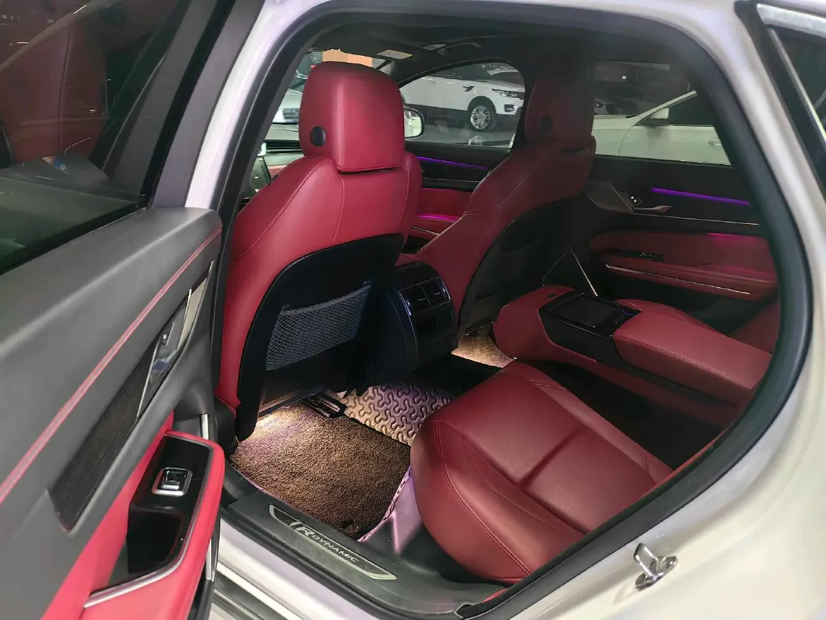 2021 Jaguar XFL 2.0T 250HP L4 8AT,autocango,china used car exporter,china ev exporter,chinese used car exporter,chinese used ev exporter