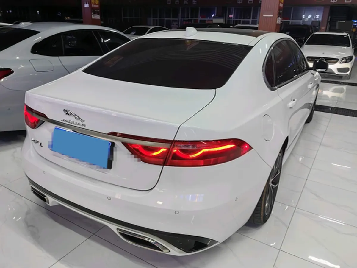 2021 Jaguar XFL 2.0T 250HP L4 8AT,autocango,china used car exporter,china ev exporter,chinese used car exporter,chinese used ev exporter