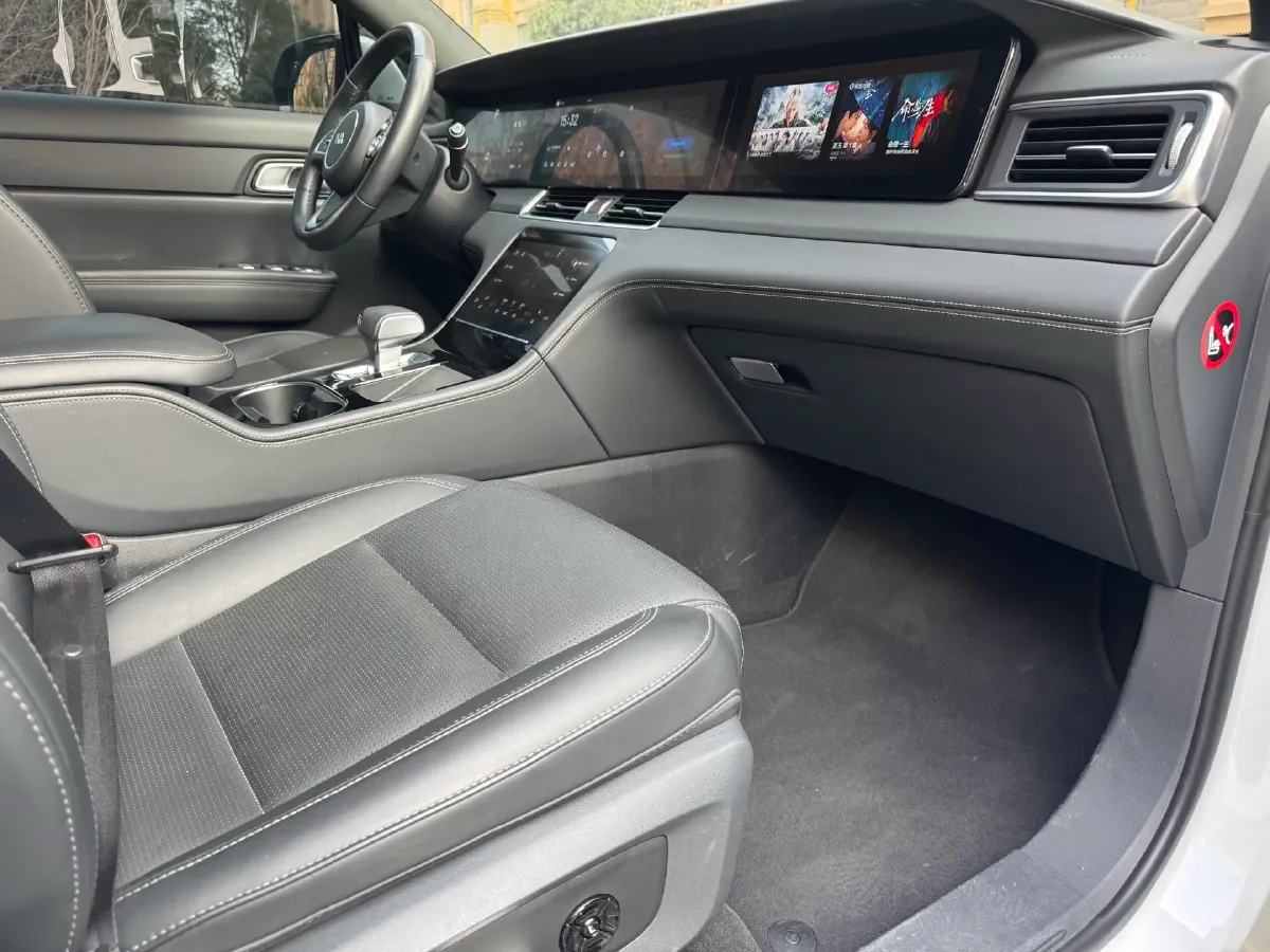 2021 Li ONE Range Extended 131HP REEV 40.5KWH,autocango,china used car exporter,china ev exporter,chinese used car exporter,chinese used ev exporter