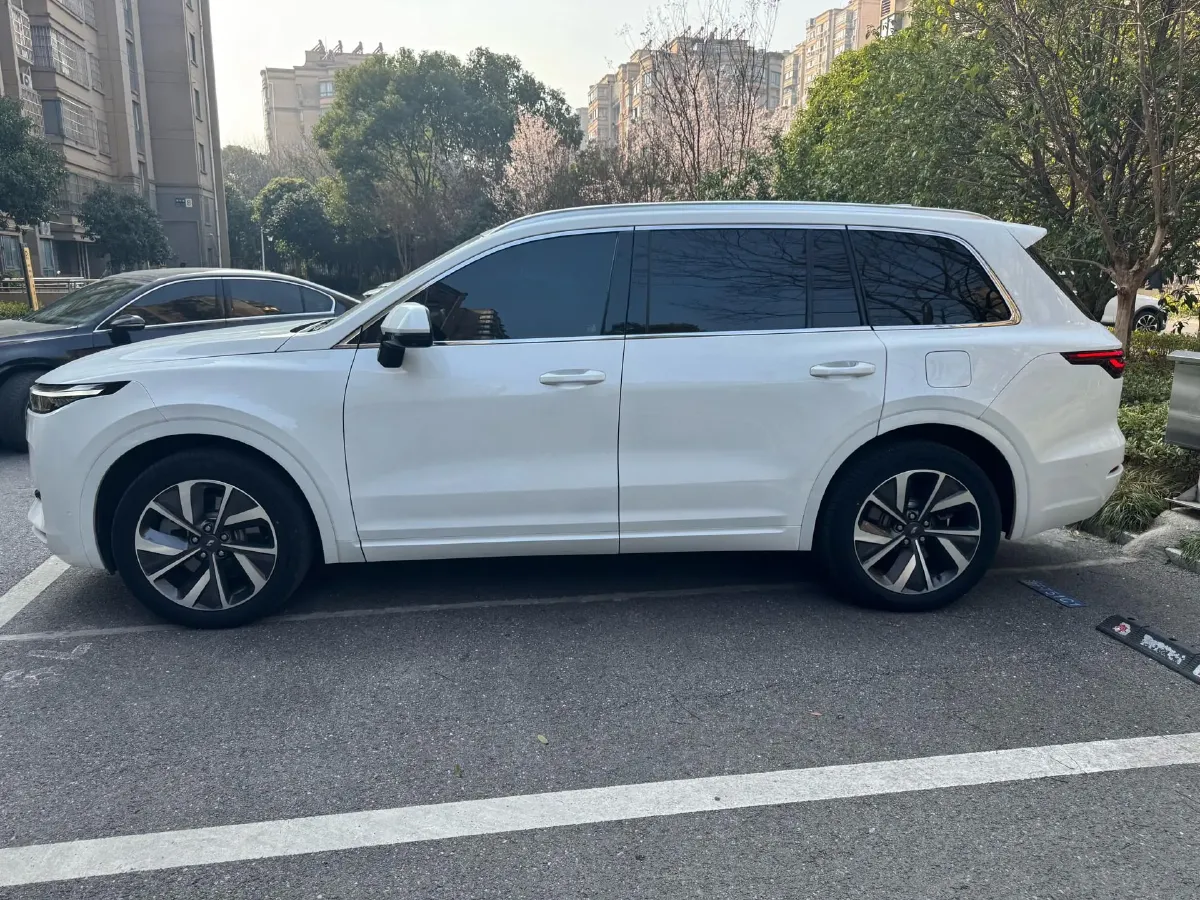 2021 Li ONE Range Extended 131HP REEV 40.5KWH,autocango,china used car exporter,china ev exporter,chinese used car exporter,chinese used ev exporter