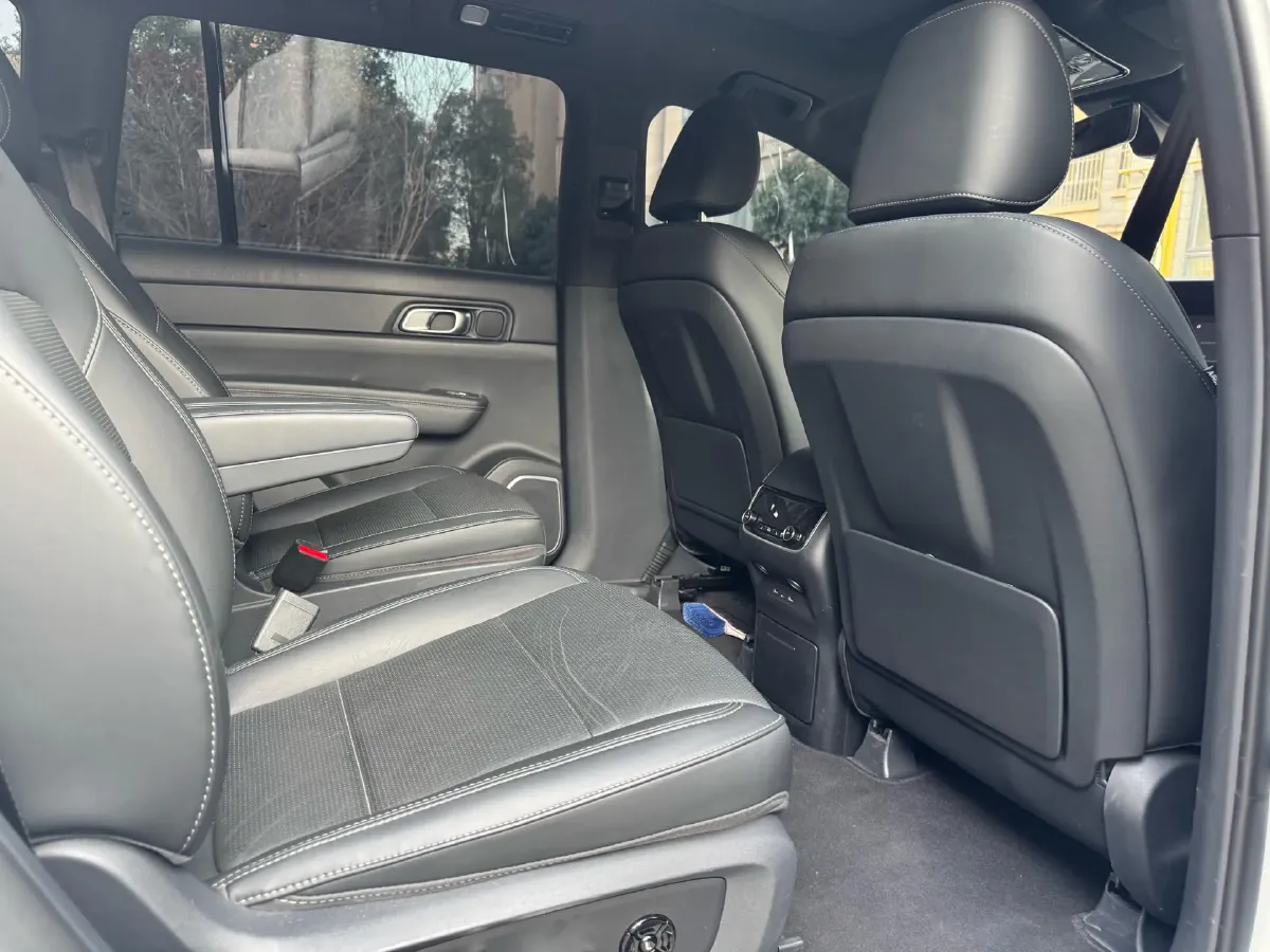 2021 Li ONE Range Extended 131HP REEV 40.5KWH,autocango,china used car exporter,china ev exporter,chinese used car exporter,chinese used ev exporter