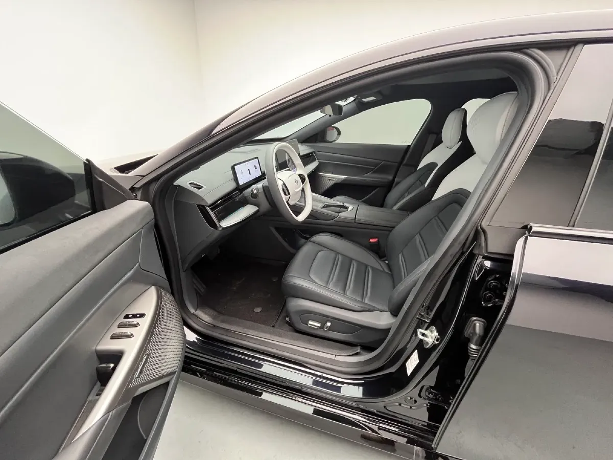 2024 DongFeng eπ eπ007 REEV 105HP REEV 28.4KWH,autocango,china used car exporter,china ev exporter,chinese used car exporter,chinese used ev exporter