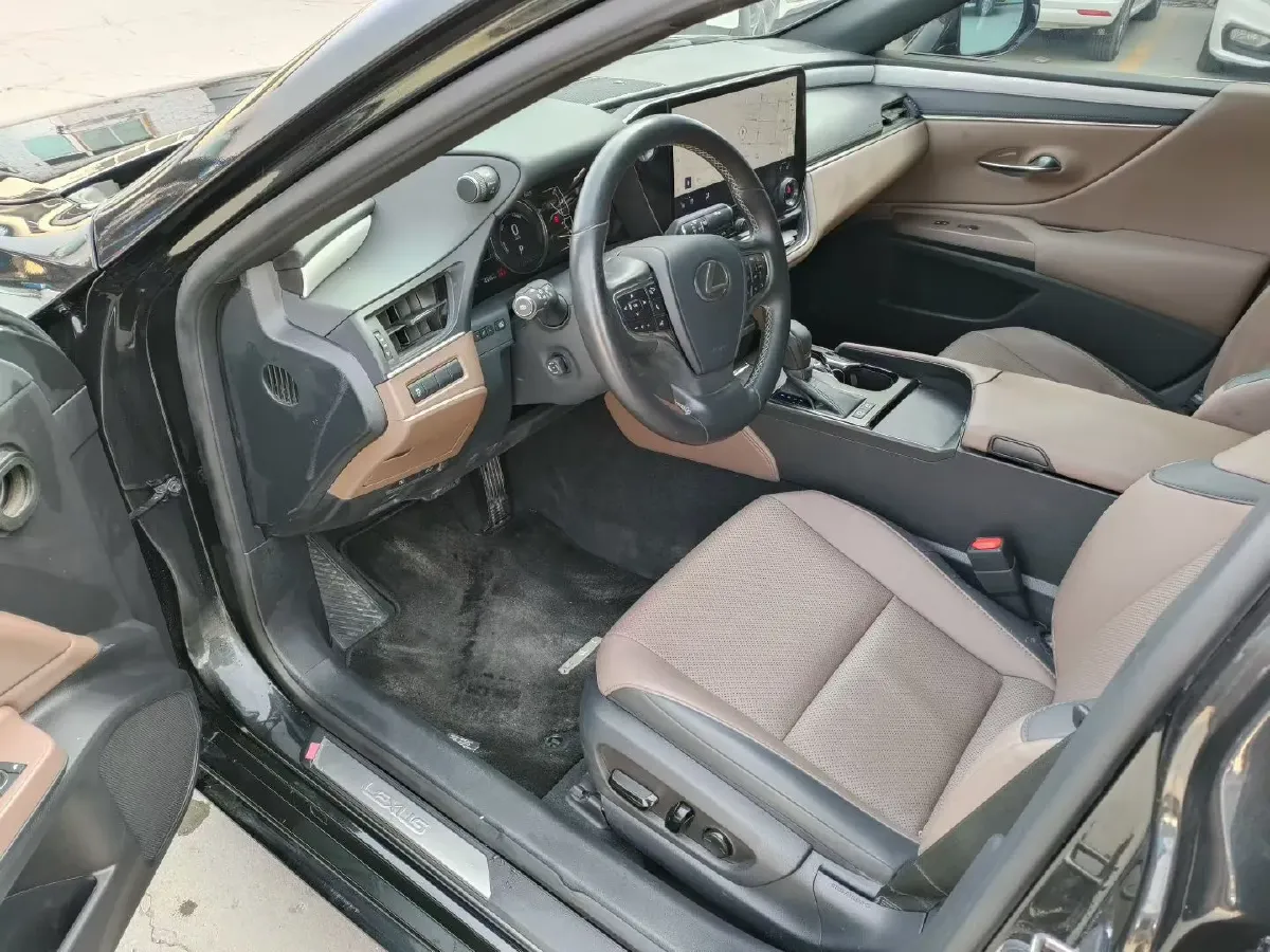 2022 Lexus ES 2.5L 178HP L4 E-CVT Hybrid,autocango,china used car exporter,china ev exporter,chinese used car exporter,chinese used ev exporter