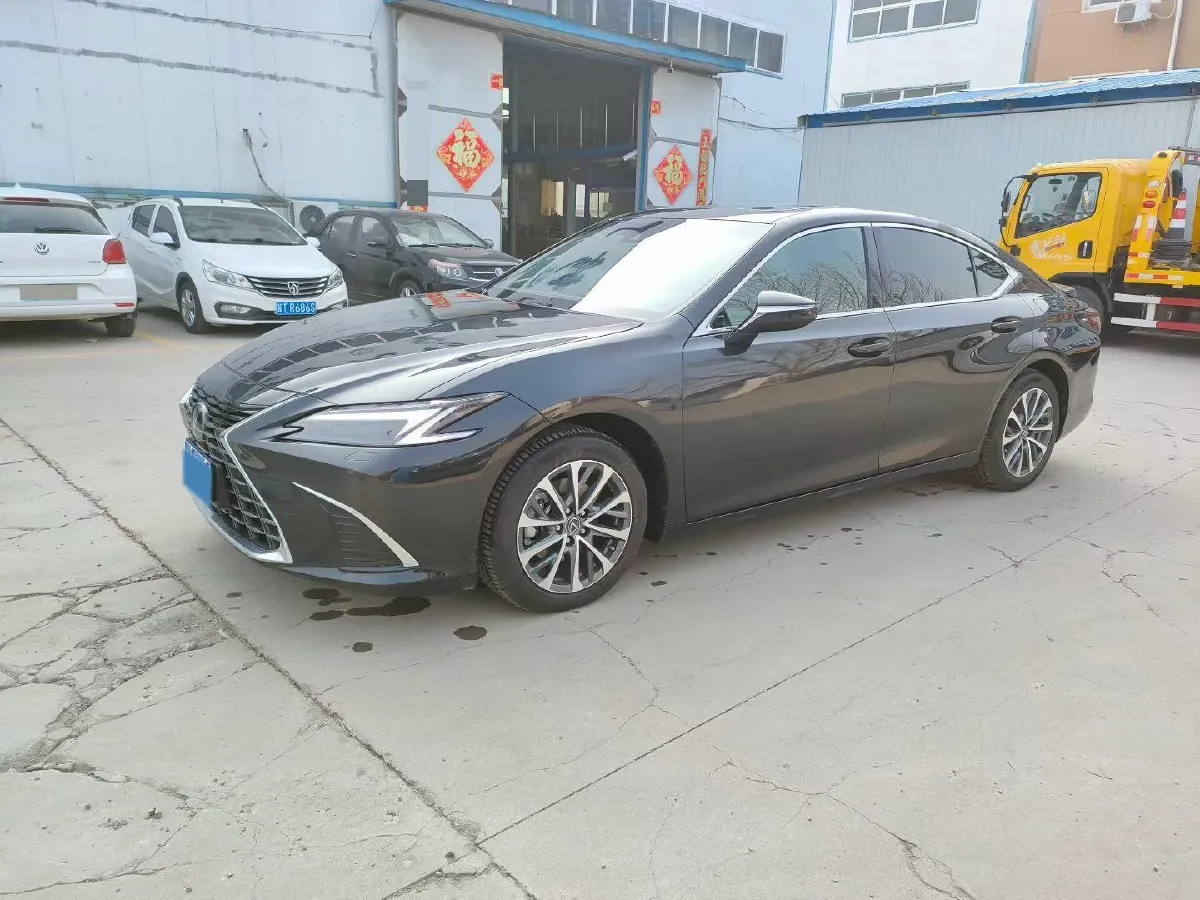2022 Lexus ES 2.5L 178HP L4 E-CVT Hybrid,autocango,china used car exporter,china ev exporter,chinese used car exporter,chinese used ev exporter