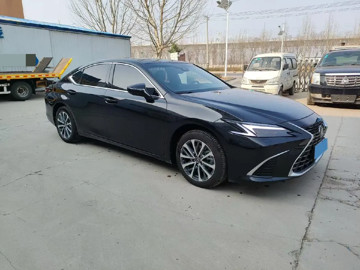 2022 Lexus ES 2.5L 178HP L4 E-CVT Hybrid,autocango,china used car exporter,china ev exporter,chinese used car exporter,chinese used ev exporter