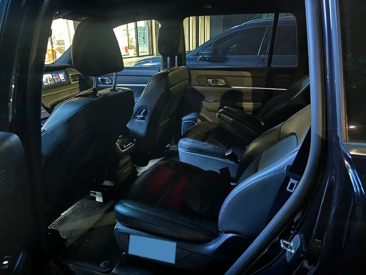 2021 Li ONE Range Extended 131HP REEV 40.5KWH,autocango,china used car exporter,china ev exporter,chinese used car exporter,chinese used ev exporter