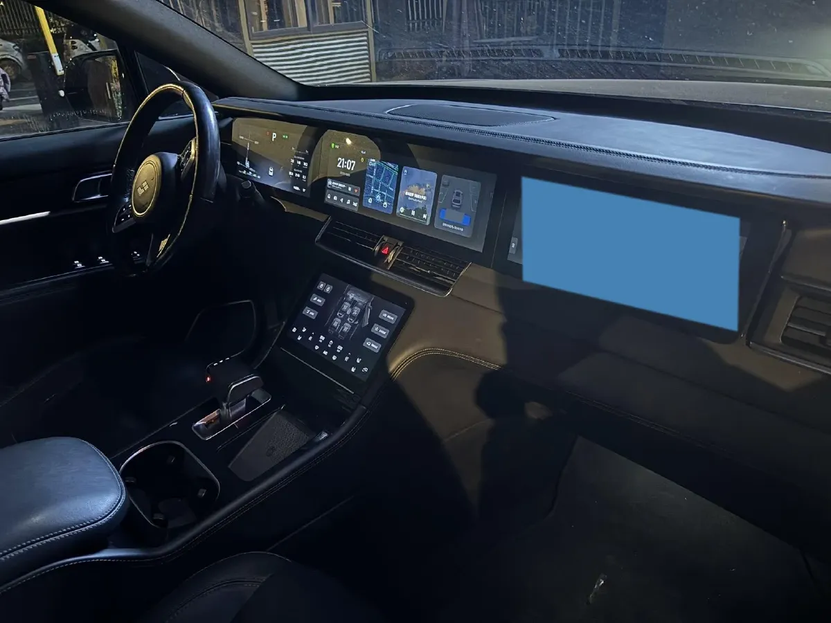 2021 Li ONE Range Extended 131HP REEV 40.5KWH,autocango,china used car exporter,china ev exporter,chinese used car exporter,chinese used ev exporter