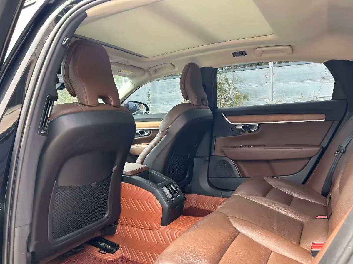 2020 Volvo S90 2.0T 254HP L4 8AT,autocango,china used car exporter,china ev exporter,chinese used car exporter,chinese used ev exporter