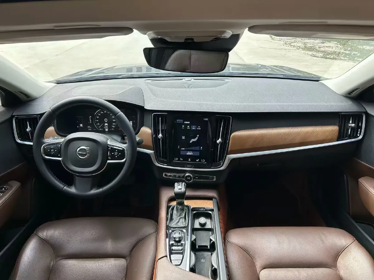 2020 Volvo S90 2.0T 254HP L4 8AT,autocango,china used car exporter,china ev exporter,chinese used car exporter,chinese used ev exporter