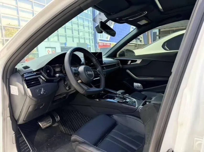 2024 Audi A4L 2.0T 190HP L4 7DCT,autocango,china used car exporter,china ev exporter,chinese used car exporter,chinese used ev exporter