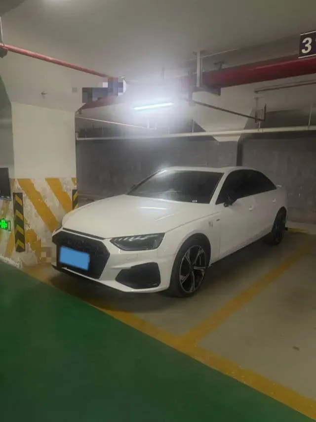 2024 Audi A4L 2.0T 190HP L4 7DCT,autocango,china used car exporter,china ev exporter,chinese used car exporter,chinese used ev exporter