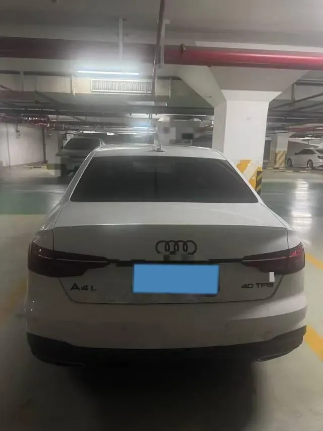 2024 Audi A4L 2.0T 190HP L4 7DCT,autocango,china used car exporter,china ev exporter,chinese used car exporter,chinese used ev exporter