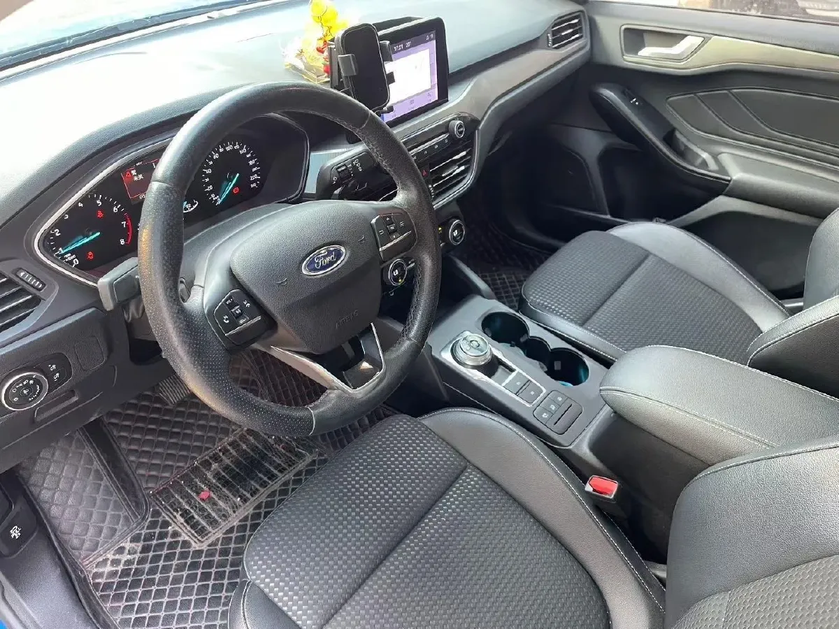 2020 Ford Focus 1.5T 174HP L3 8AT,autocango,china used car exporter,china ev exporter,chinese used car exporter,chinese used ev exporter
