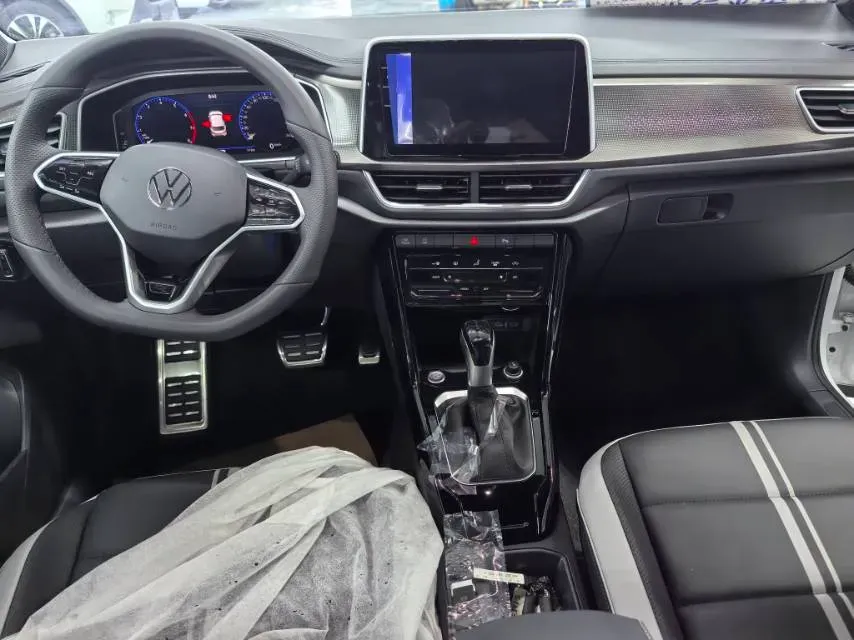 2025 Volkswagen T-Roc 1.5T 160HP L4 7DCT,autocango,china used car exporter,china ev exporter,chinese used car exporter,chinese used ev exporter
