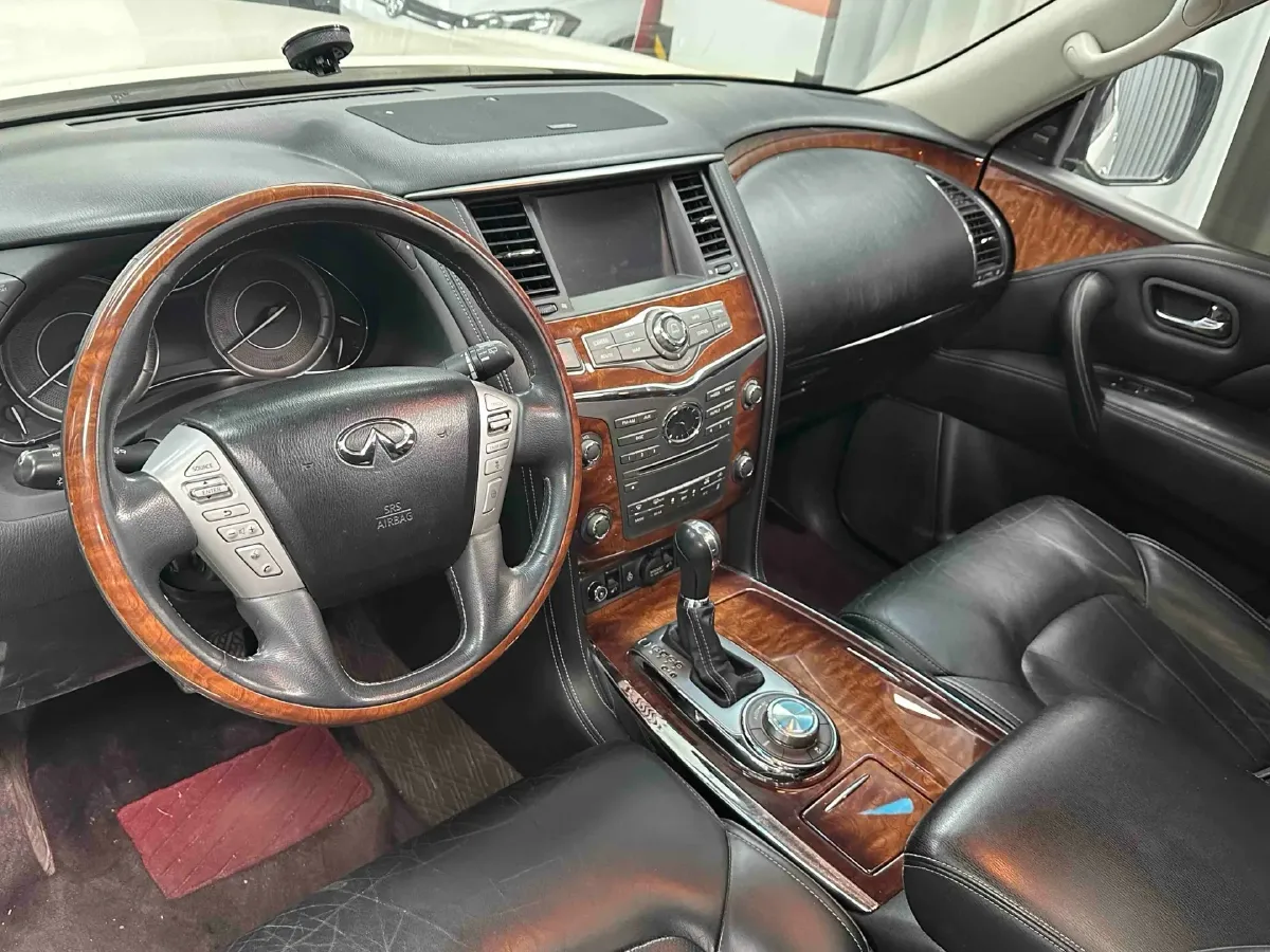2016 Infiniti QX80 5.6L 398HP V8 7AT,autocango,china used car exporter,china ev exporter,chinese used car exporter,chinese used ev exporter