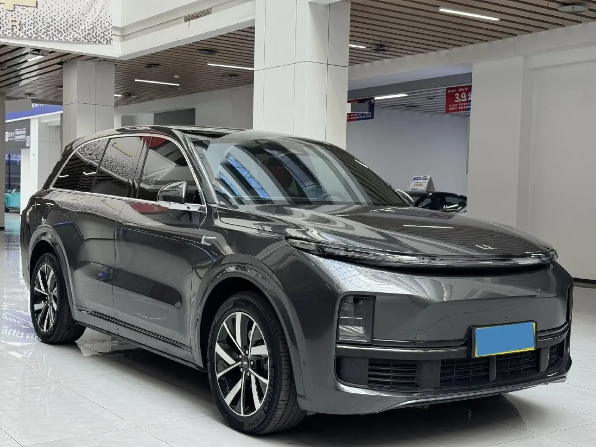 2024 Volvo S60 2.0T 197HP L4 7DCT,autocango,china used car exporter,china ev exporter,chinese used car exporter,chinese used ev exporter