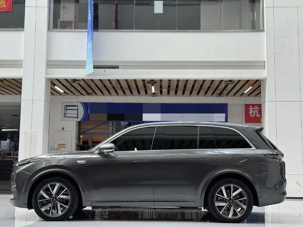 2024 Volvo S60 2.0T 197HP L4 7DCT,autocango,china used car exporter,china ev exporter,chinese used car exporter,chinese used ev exporter