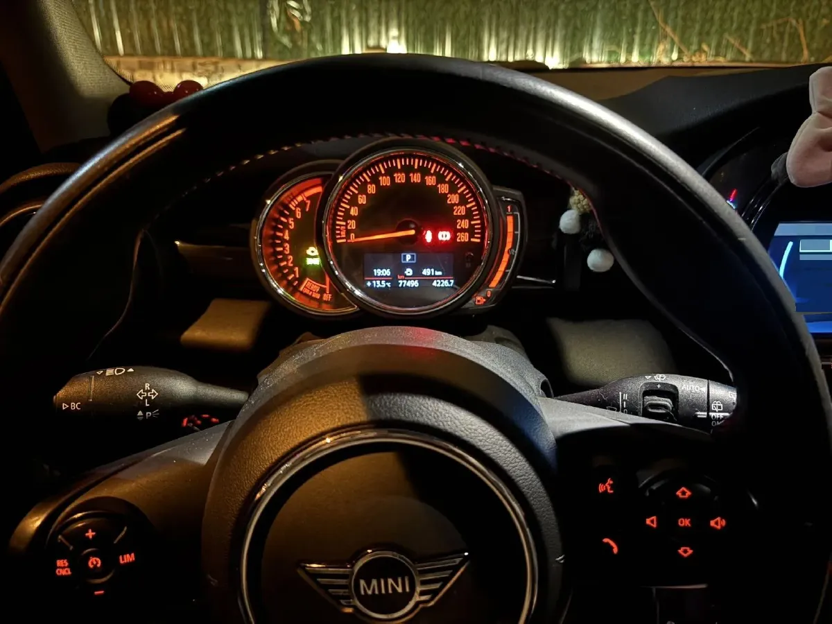 2019 MINI MINI 1.5T 102HP L3 7DCT,autocango,china used car exporter,china ev exporter,chinese used car exporter,chinese used ev exporter