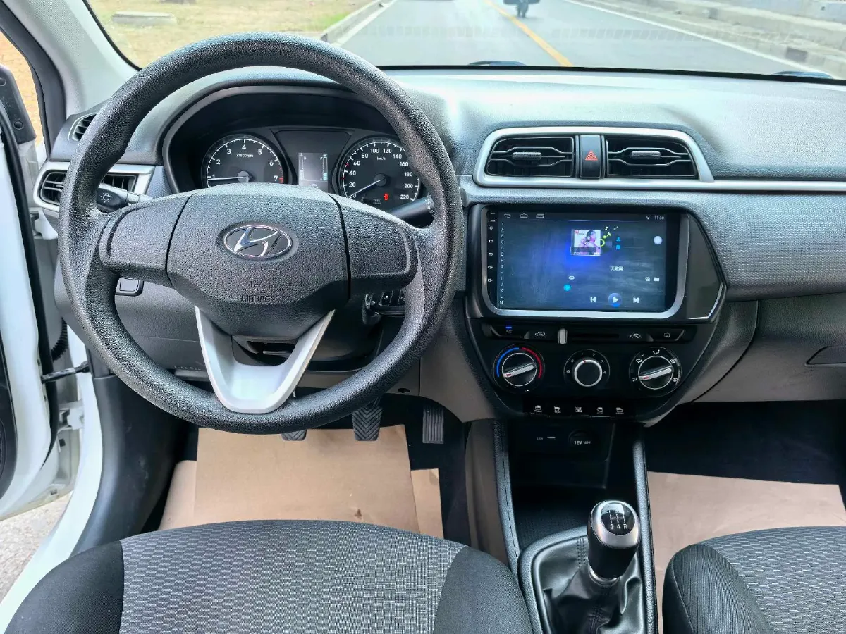 2017 Hyundai Reina 1.4L 95HP L4 5MT,autocango,china used car exporter,china ev exporter,chinese used car exporter,chinese used ev exporter