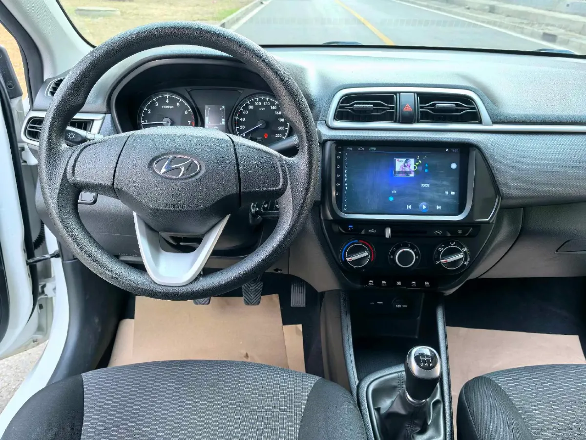 2017 Hyundai Reina 1.4L 95HP L4 5MT,autocango,china used car exporter,china ev exporter,chinese used car exporter,chinese used ev exporter