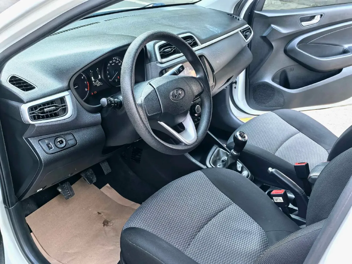 2017 Hyundai Reina 1.4L 95HP L4 5MT,autocango,china used car exporter,china ev exporter,chinese used car exporter,chinese used ev exporter