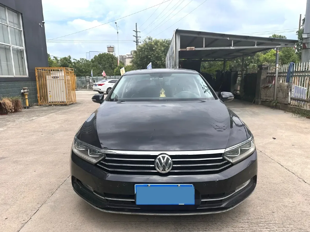 2019 Volkswagen Magotan 2.0T 186HP L4 7DCT,autocango,china used car exporter,china ev exporter,chinese used car exporter,chinese used ev exporter