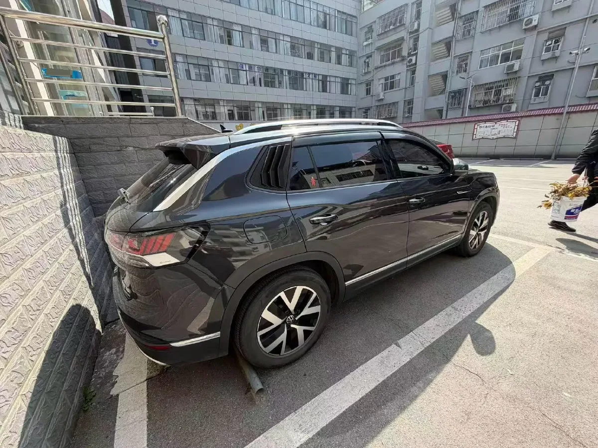 2023 Volkswagen Tiguan L 1.5T 160HP L4 7DCT,autocango,china used car exporter,china ev exporter,chinese used car exporter,chinese used ev exporter