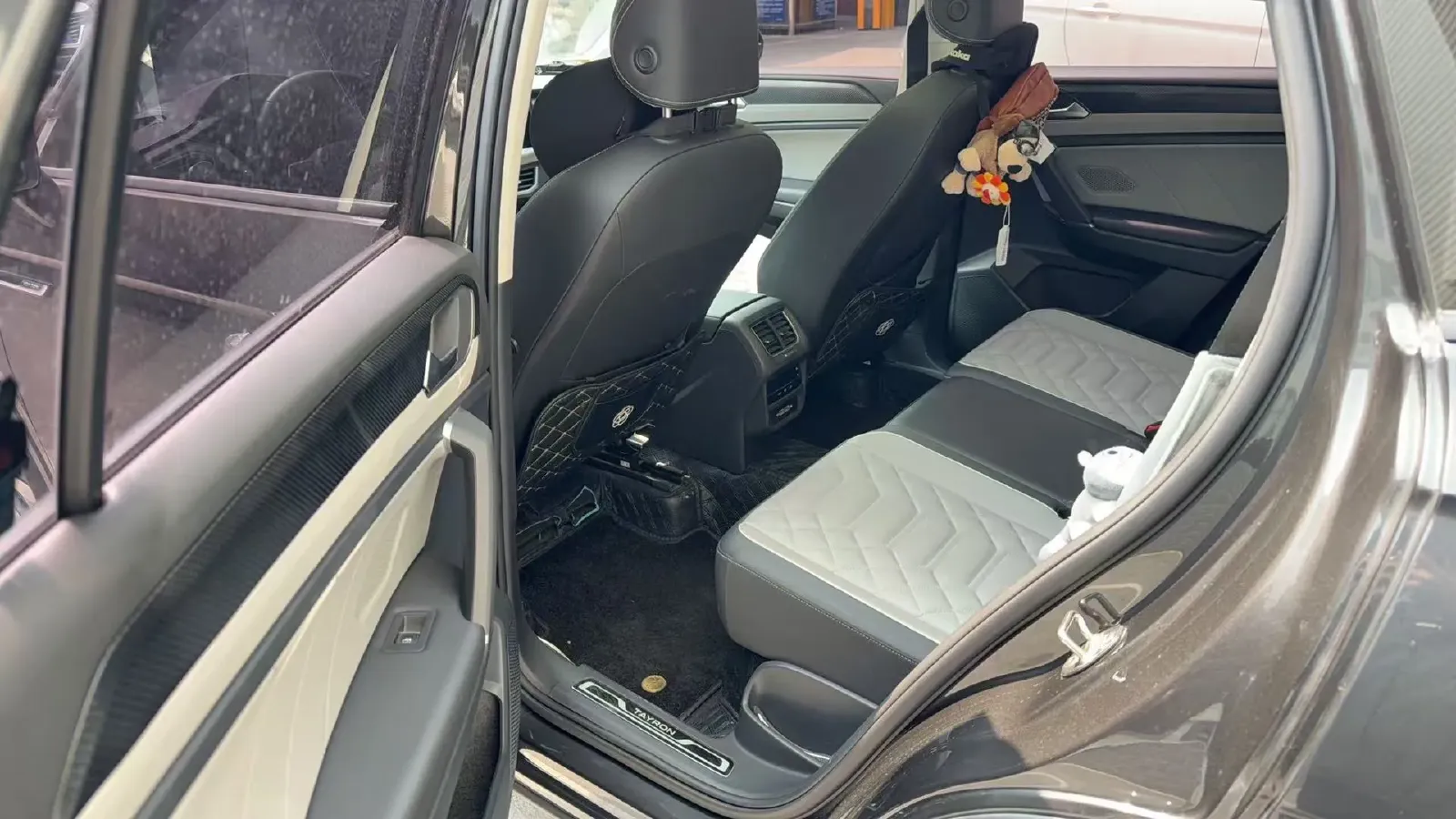 2023 Volkswagen Tiguan L 1.5T 160HP L4 7DCT,autocango,china used car exporter,china ev exporter,chinese used car exporter,chinese used ev exporter