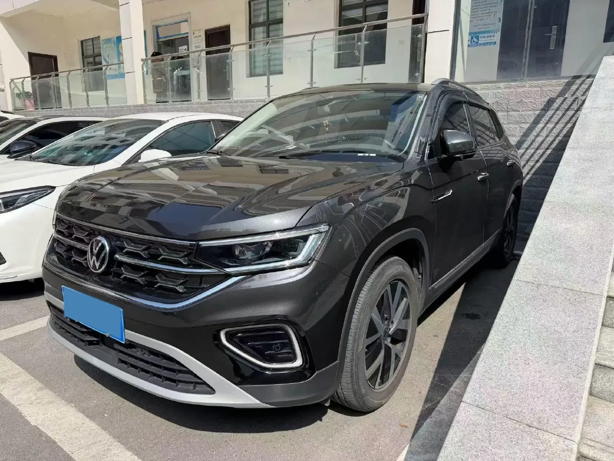 2023 Volkswagen Tiguan L 1.5T 160HP L4 7DCT,autocango,china used car exporter,china ev exporter,chinese used car exporter,chinese used ev exporter