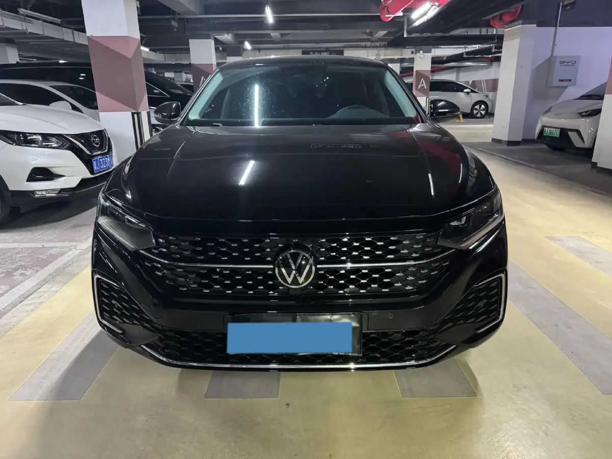 2025 Volkswagen Passat 2.0T 220HP L4 7DCT,autocango,china used car exporter,china ev exporter,chinese used car exporter,chinese used ev exporter