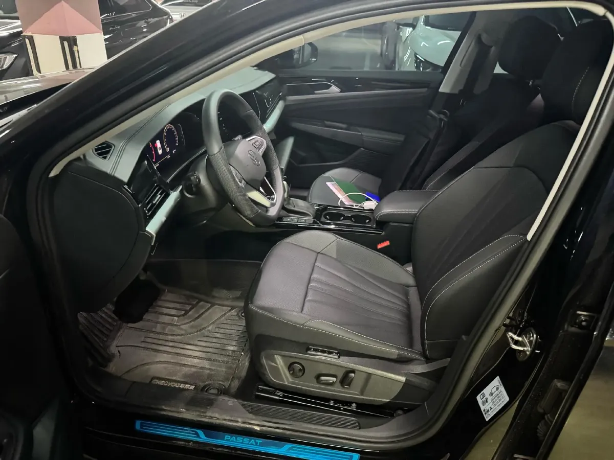 2025 Volkswagen Passat 2.0T 220HP L4 7DCT,autocango,china used car exporter,china ev exporter,chinese used car exporter,chinese used ev exporter