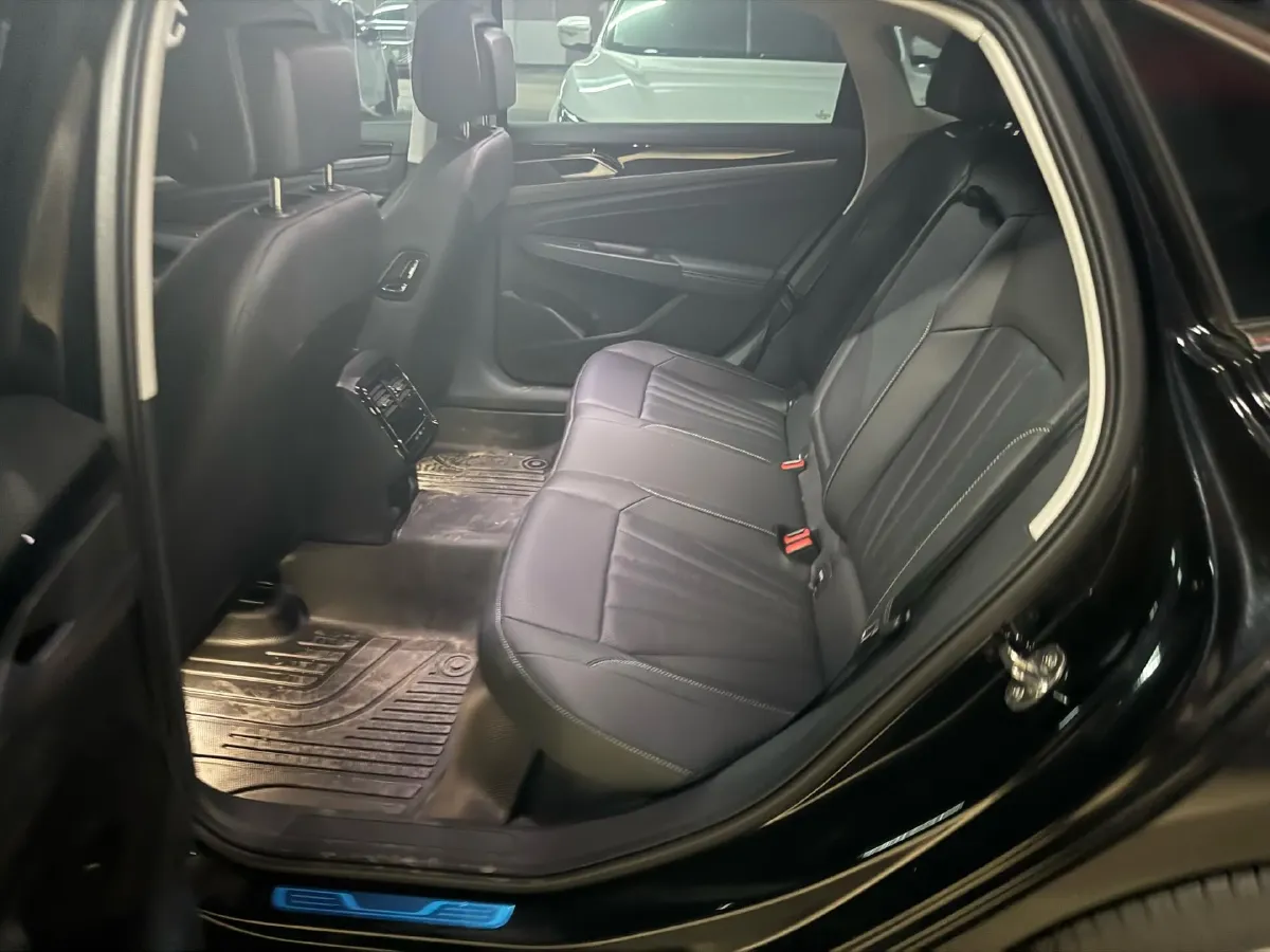 2025 Volkswagen Passat 2.0T 220HP L4 7DCT,autocango,china used car exporter,china ev exporter,chinese used car exporter,chinese used ev exporter