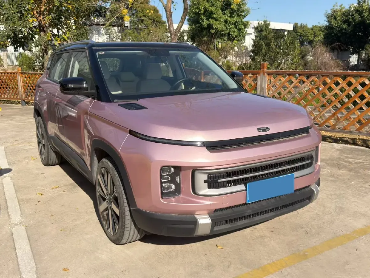 2023 Geely ICON 1.5T 181HP L4 7DCT,autocango,china used car exporter,china ev exporter,chinese used car exporter,chinese used ev exporter