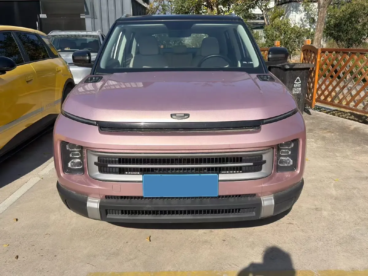 2023 Geely ICON 1.5T 181HP L4 7DCT,autocango,china used car exporter,china ev exporter,chinese used car exporter,chinese used ev exporter