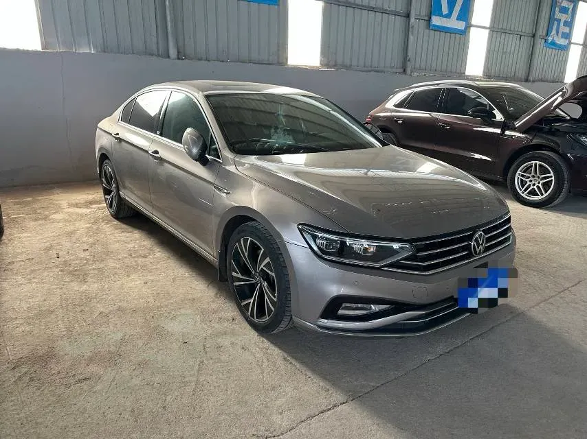 2020 Volkswagen Magotan 2.0T 186HP L4 7DCT,autocango,china used car exporter,china ev exporter,chinese used car exporter,chinese used ev exporter