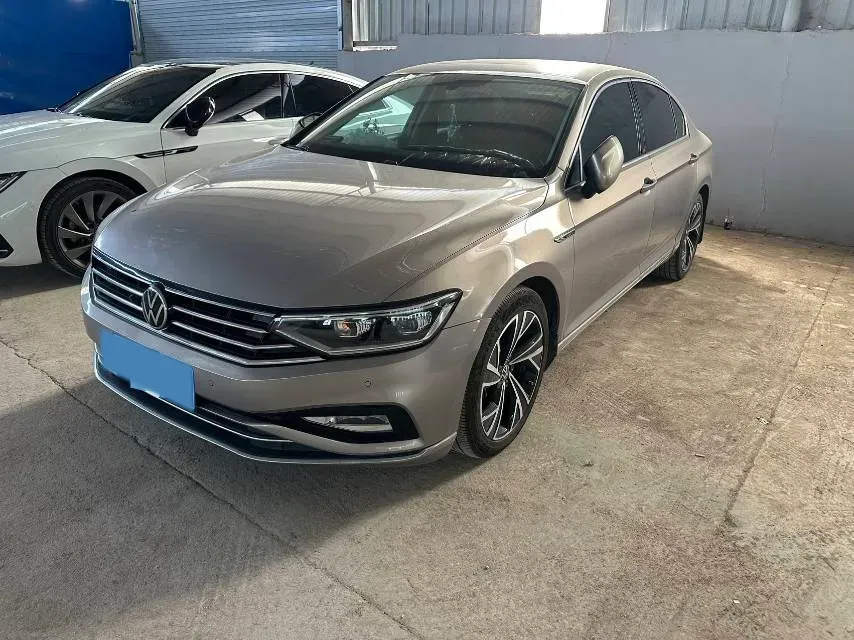 2020 Volkswagen Magotan 2.0T 186HP L4 7DCT,autocango,china used car exporter,china ev exporter,chinese used car exporter,chinese used ev exporter