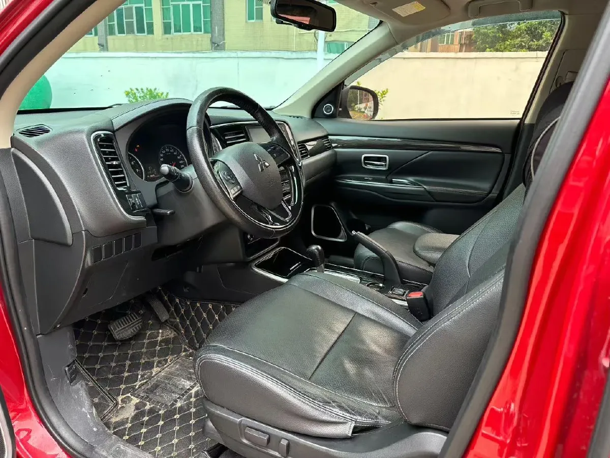 2019 Mitsubishi Outlander 2.0L 166HP L4 CVT,autocango,china used car exporter,china ev exporter,chinese used car exporter,chinese used ev exporter
