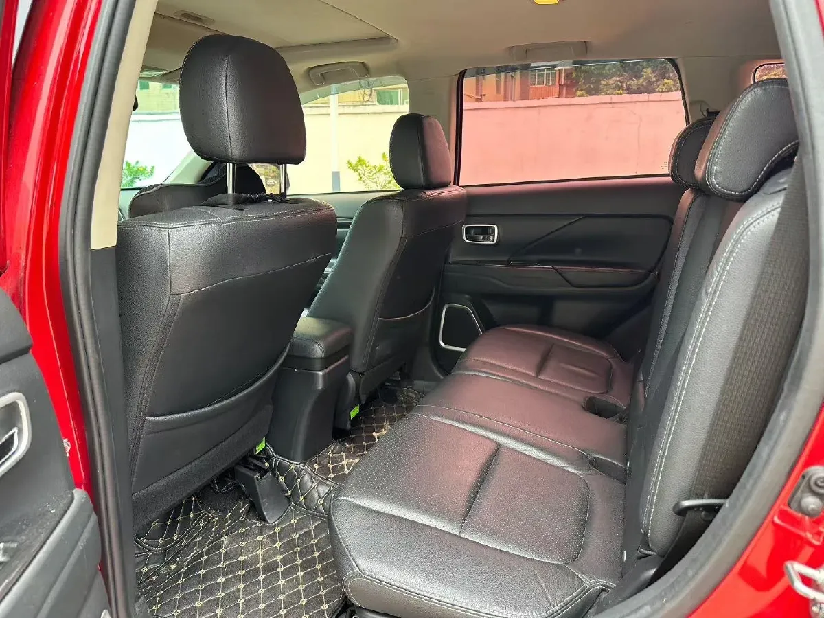 2019 Mitsubishi Outlander 2.0L 166HP L4 CVT,autocango,china used car exporter,china ev exporter,chinese used car exporter,chinese used ev exporter