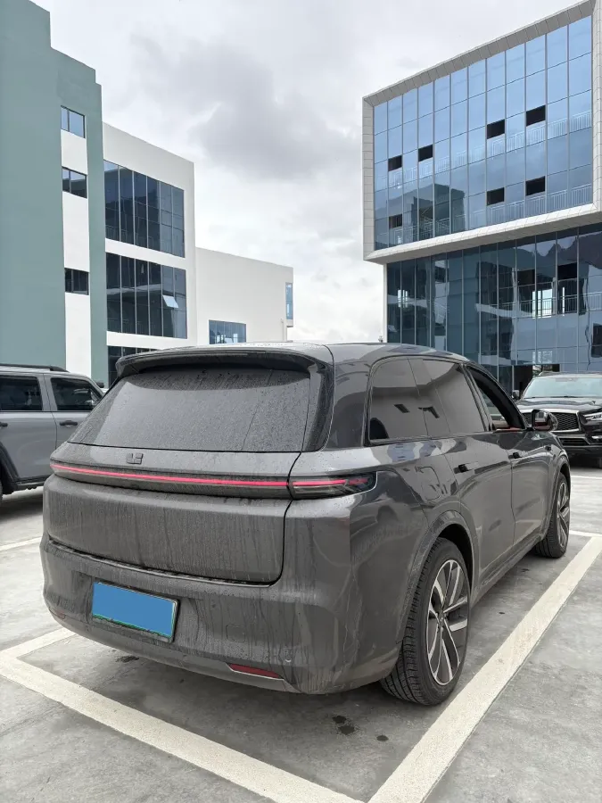 2023 Li L8 Range Extended 154HP REEV 40.9KWH,autocango,china used car exporter,china ev exporter,chinese used car exporter,chinese used ev exporter