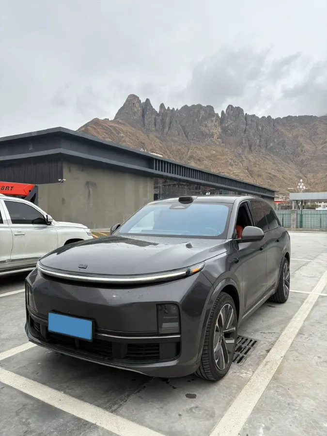 2023 Li L8 Range Extended 154HP REEV 40.9KWH,autocango,china used car exporter,china ev exporter,chinese used car exporter,chinese used ev exporter