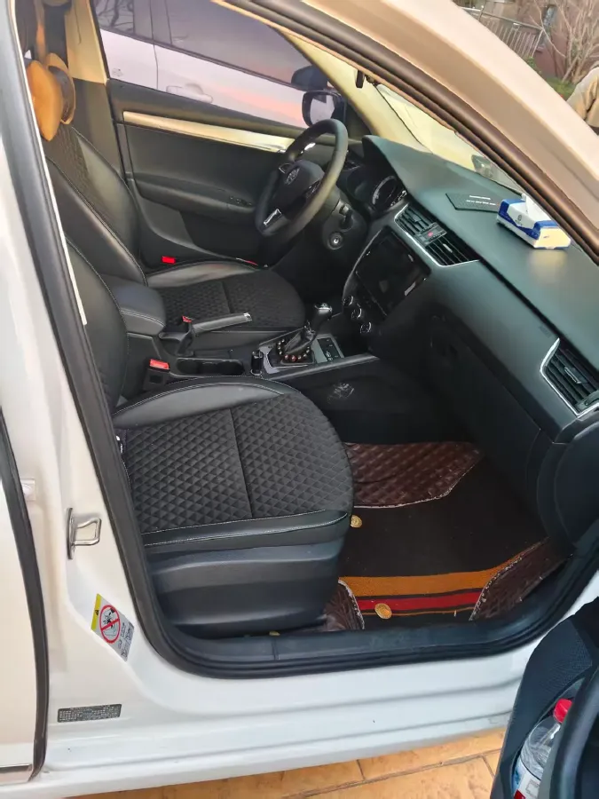 2019 Skoda Octavia 1.2T 116HP L4 7DCT,autocango,china used car exporter,china ev exporter,chinese used car exporter,chinese used ev exporter