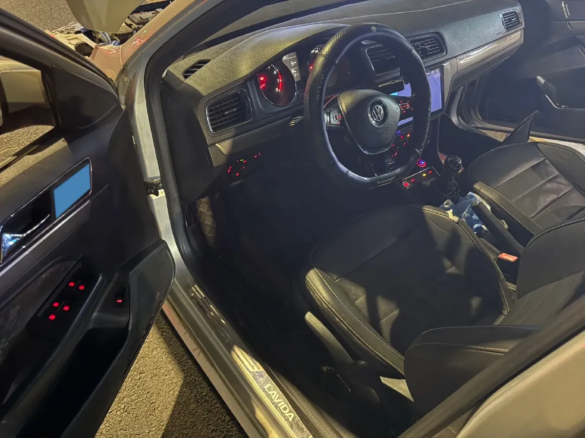 2017 Zotye Damy X7 1.8T 177HP L4 5MT,autocango,china used car exporter,china ev exporter,chinese used car exporter,chinese used ev exporter