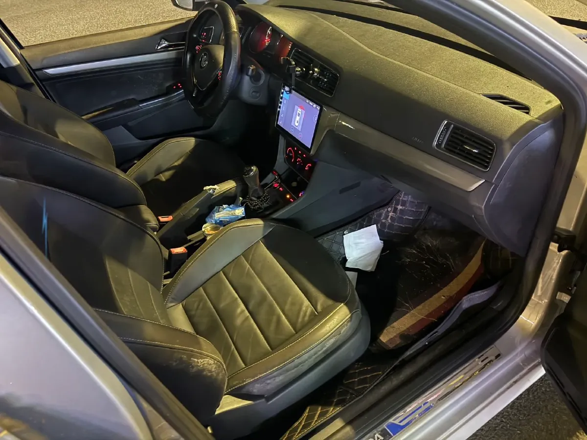 2017 Zotye Damy X7 1.8T 177HP L4 5MT,autocango,china used car exporter,china ev exporter,chinese used car exporter,chinese used ev exporter