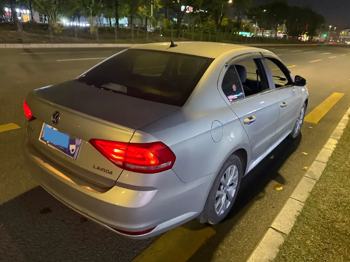 2017 Zotye Damy X7 1.8T 177HP L4 5MT,autocango,china used car exporter,china ev exporter,chinese used car exporter,chinese used ev exporter