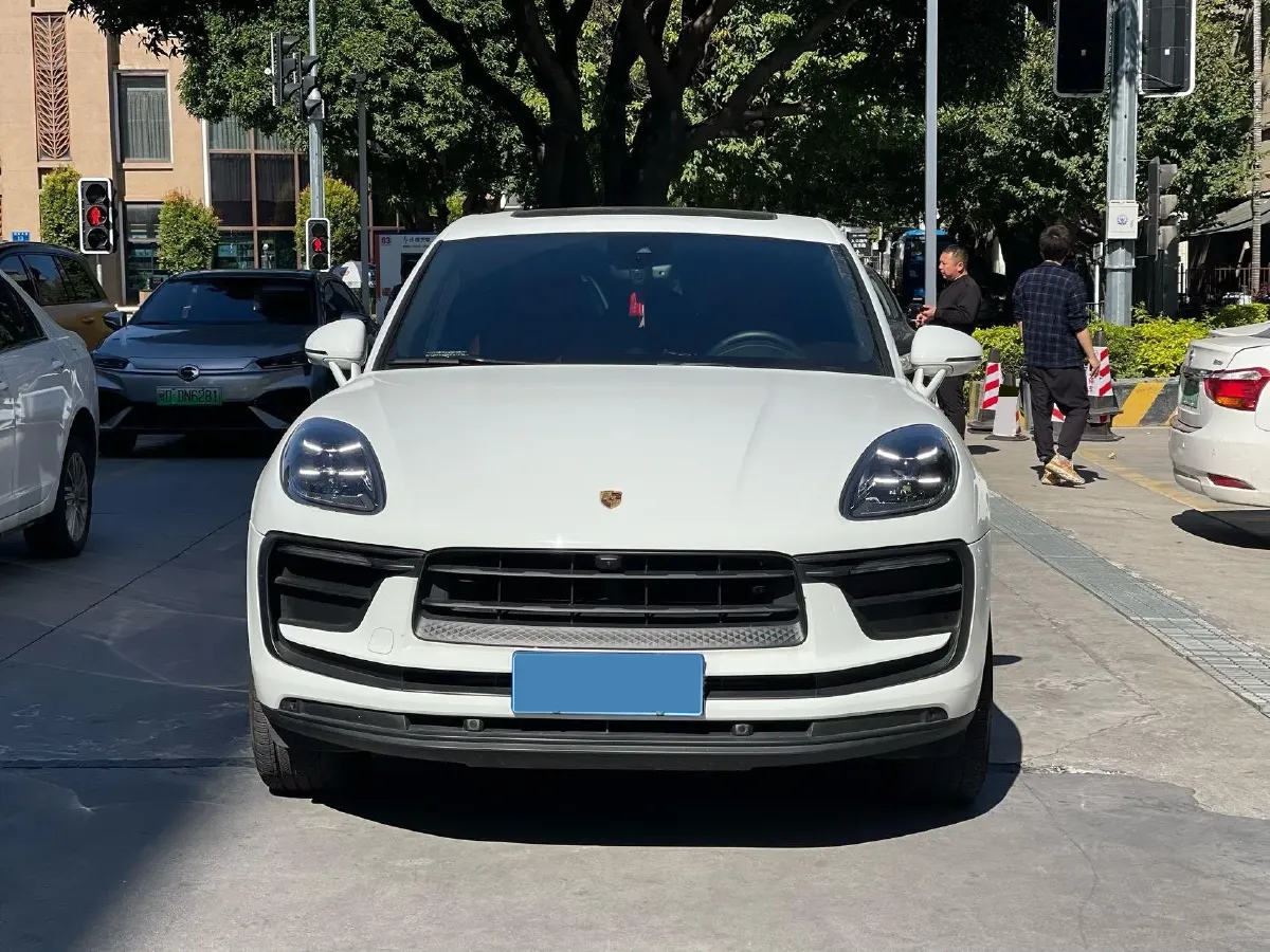 2023 Porsche Macan 2.0T 265HP L4 7DCT,autocango,china used car exporter,china ev exporter,chinese used car exporter,chinese used ev exporter