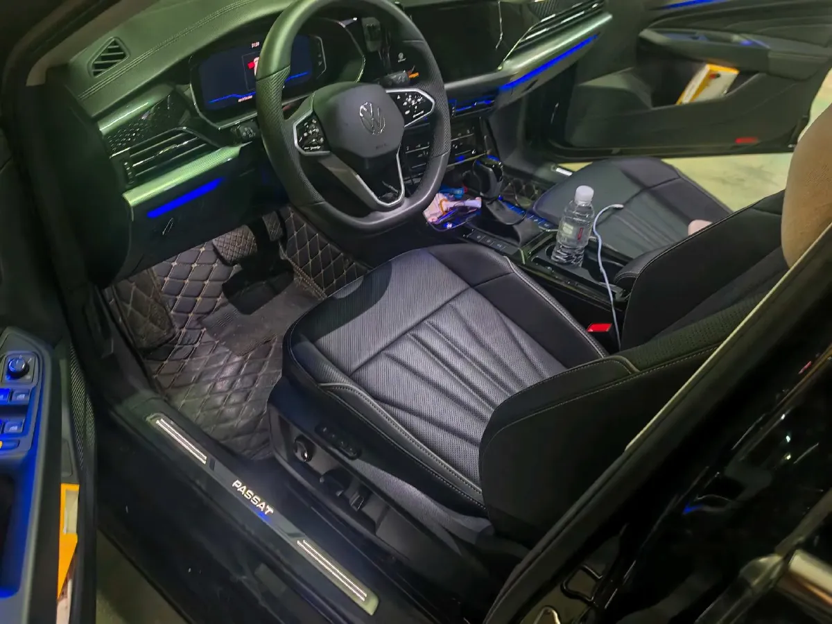 2024 Volkswagen Passat 2.0T 220HP L4 7DCT,autocango,china used car exporter,china ev exporter,chinese used car exporter,chinese used ev exporter
