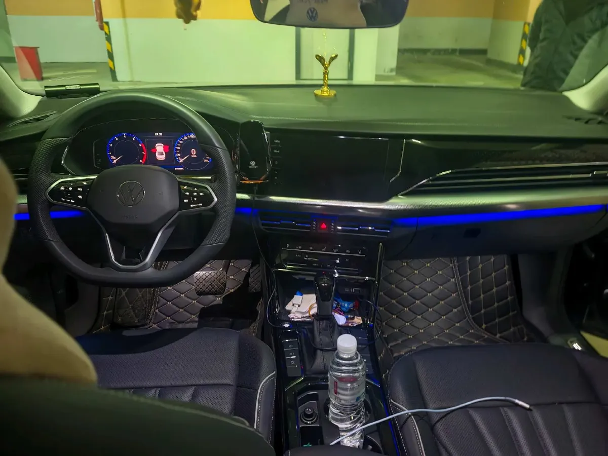 2024 Volkswagen Passat 2.0T 220HP L4 7DCT,autocango,china used car exporter,china ev exporter,chinese used car exporter,chinese used ev exporter