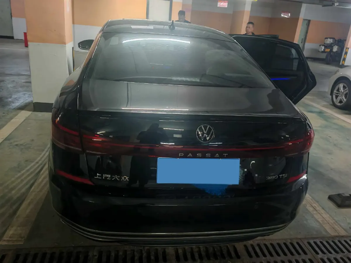 2024 Volkswagen Passat 2.0T 220HP L4 7DCT,autocango,china used car exporter,china ev exporter,chinese used car exporter,chinese used ev exporter