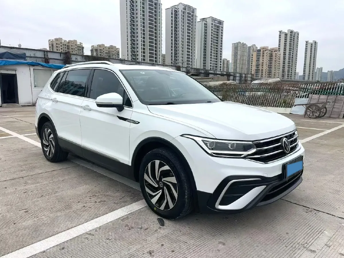 2023 Volkswagen Tiguan L 1.5T 160HP L4 7DCT,autocango,china used car exporter,china ev exporter,chinese used car exporter,chinese used ev exporter